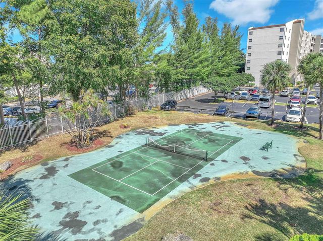 3910 Inverrary Boulevard 308-B, Lauderhill, FL 33319