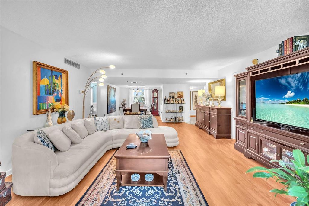 3910 Inverrary Boulevard 308-B, Lauderhill, FL 33319