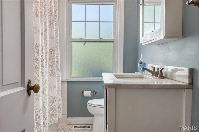 9 Modoc Trail, Kirkwood, MO 63122