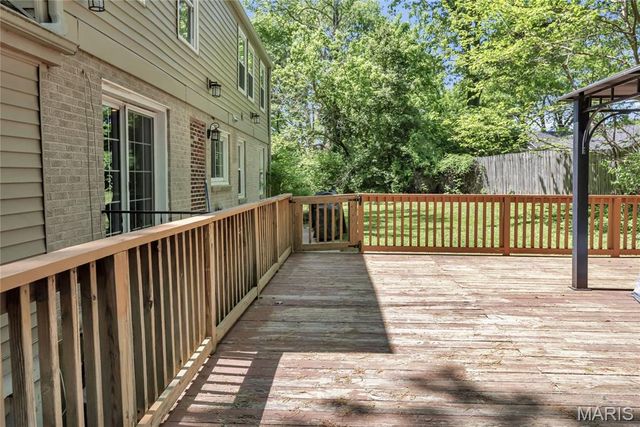 9 Modoc Trail, Kirkwood, MO 63122