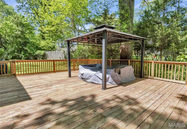 9 Modoc Trail, Kirkwood, MO 63122