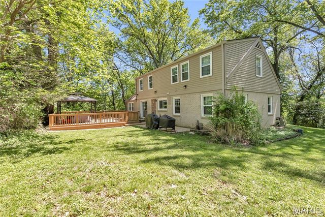 9 Modoc Trail, Kirkwood, MO 63122