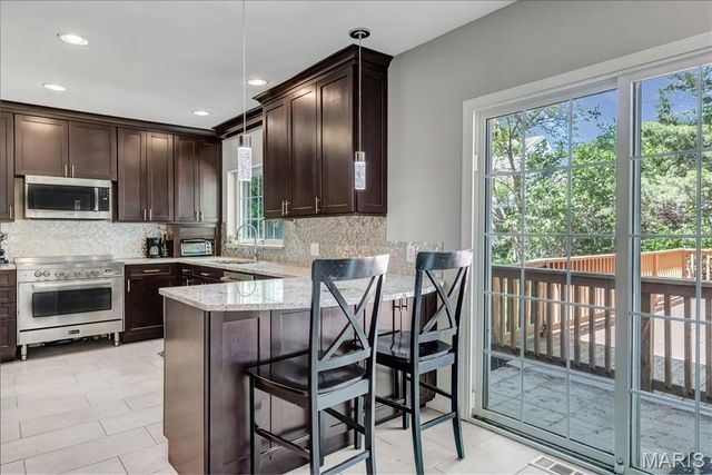9 Modoc Trail, Kirkwood, MO 63122