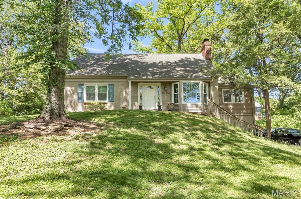 9 Modoc Trail, Kirkwood, MO 63122
