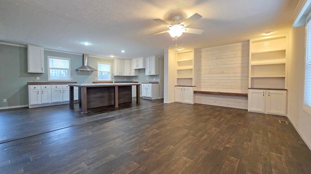301 Kentucky 578, Annville, KY 40402