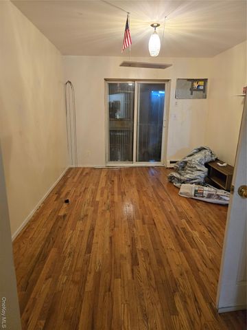 34 27 69th ST Jackson Heights, Flushing, NY 11372