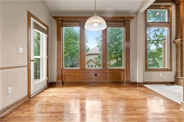11820 Skyview Lane, Olathe, KS 66061