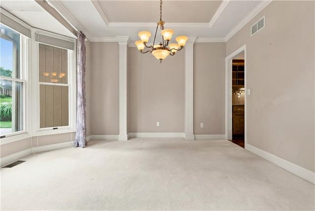11820 Skyview Lane, Olathe, KS 66061