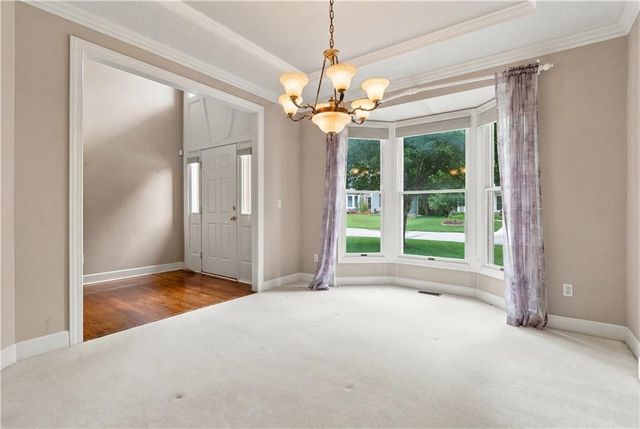 11820 Skyview Lane, Olathe, KS 66061