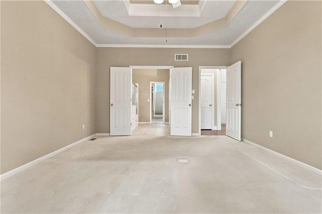 11820 Skyview Lane, Olathe, KS 66061