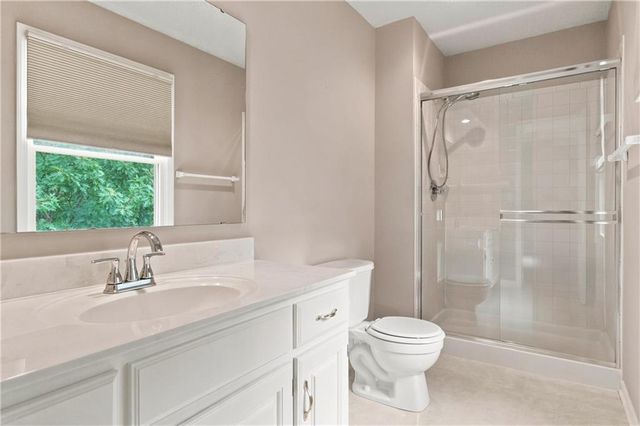 11820 Skyview Lane, Olathe, KS 66061