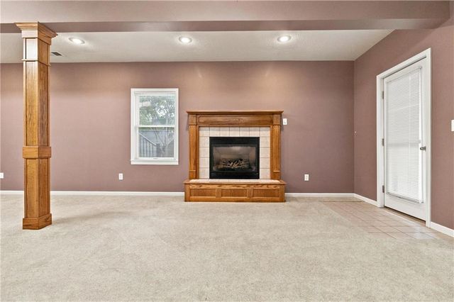 11820 Skyview Lane, Olathe, KS 66061