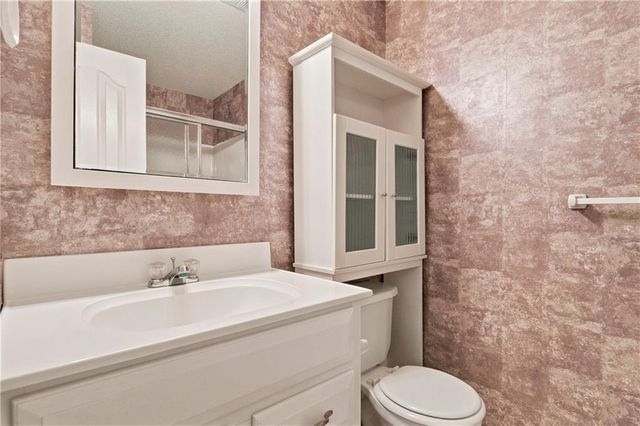 11820 Skyview Lane, Olathe, KS 66061