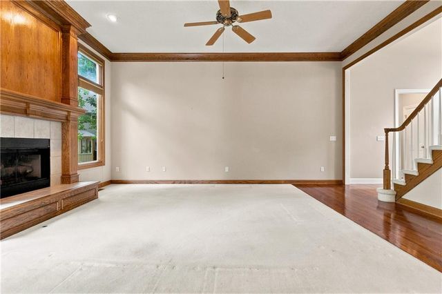 11820 Skyview Lane, Olathe, KS 66061