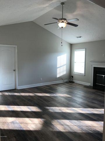 404 Amaryllis Lane, Holly Ridge, NC 28445