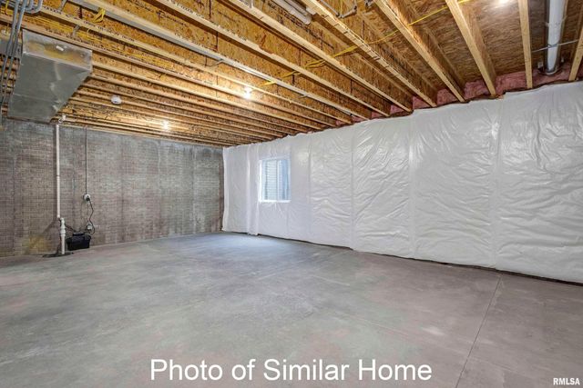 3820 ORCHARD Drive, Bettendorf, IA 52722