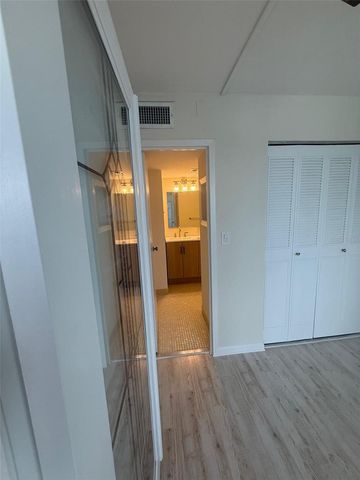 925 N HALIFAX AVENUE 102, Daytona Beach, FL 32118