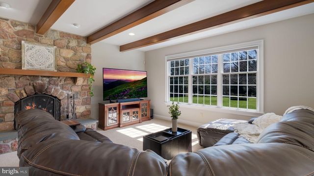 2916 WHITE TAIL CT, Doylestown, PA 18902