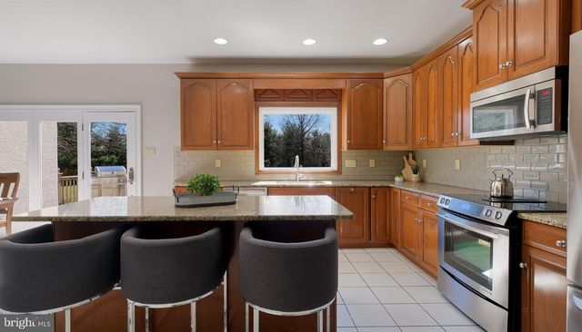 2916 WHITE TAIL CT, Doylestown, PA 18902