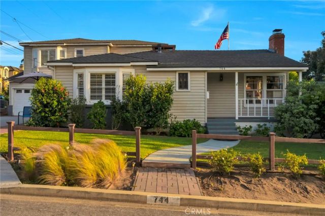 744 10th, Manhattan Beach, CA 90266