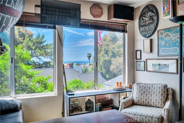 744 10th, Manhattan Beach, CA 90266