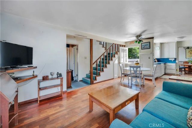 744 10th, Manhattan Beach, CA 90266