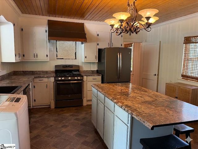 631 Piedmont Golf Course Road, Piedmont, SC 29673