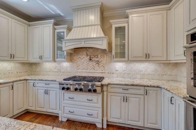 5079 Rose Gardens Circle, Kingsport, TN 37660