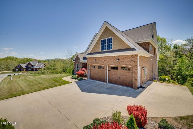 5079 Rose Gardens Circle, Kingsport, TN 37660
