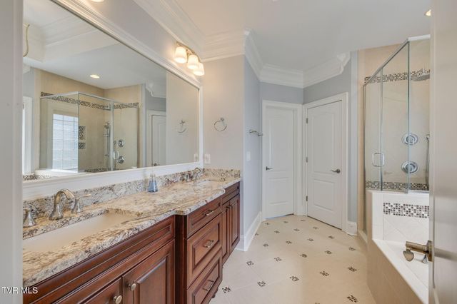 5079 Rose Gardens Circle, Kingsport, TN 37660