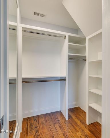 5079 Rose Gardens Circle, Kingsport, TN 37660