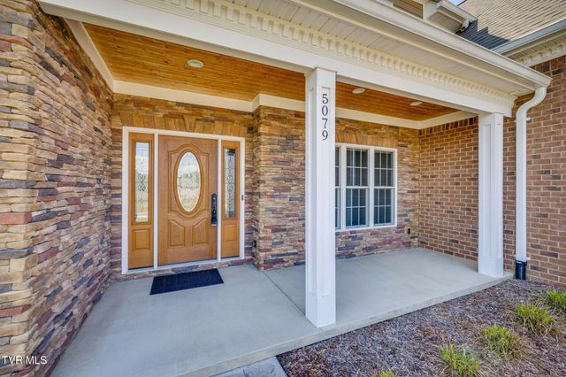 5079 Rose Gardens Circle, Kingsport, TN 37660