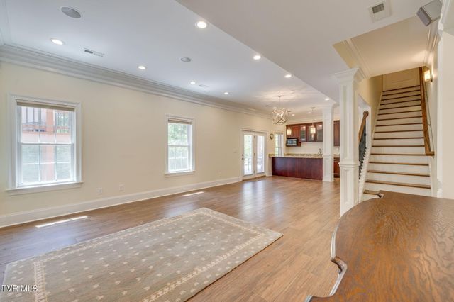 5079 Rose Gardens Circle, Kingsport, TN 37660