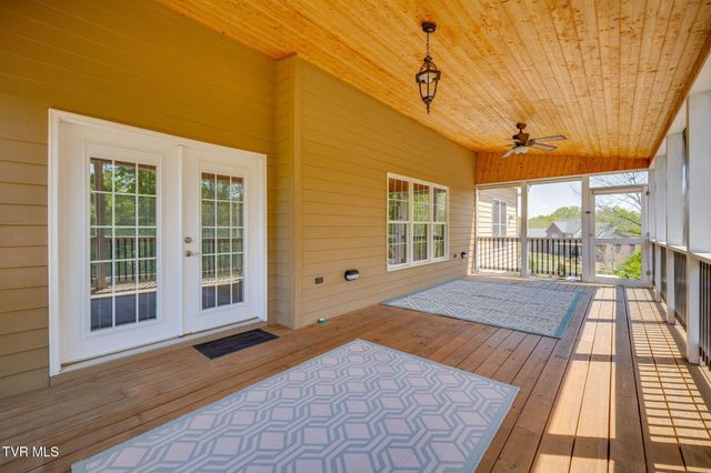 5079 Rose Gardens Circle, Kingsport, TN 37660