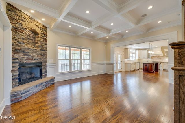 5079 Rose Gardens Circle, Kingsport, TN 37660