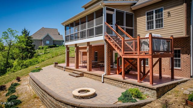 5079 Rose Gardens Circle, Kingsport, TN 37660