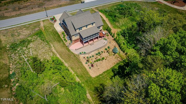 5079 Rose Gardens Circle, Kingsport, TN 37660