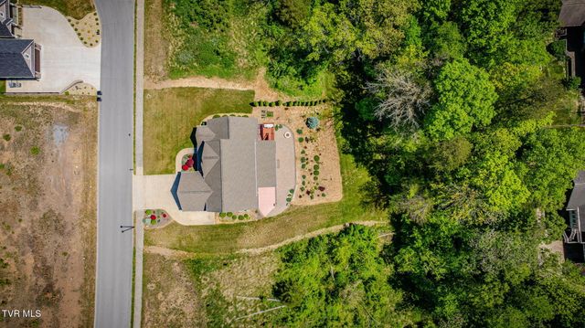 5079 Rose Gardens Circle, Kingsport, TN 37660