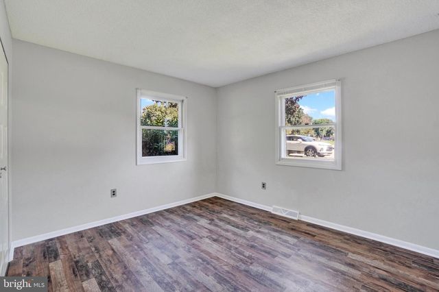 112 FREEDOM AVE, New Freedom, PA 17349