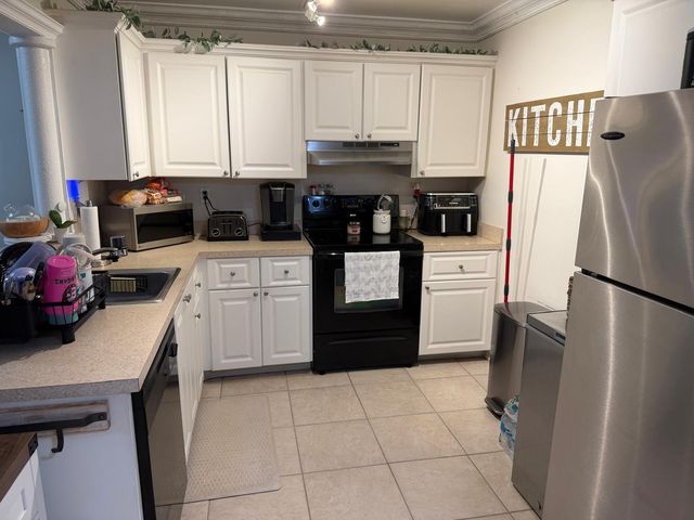 711 N Pine Island Road 104, Plantation, FL 33324