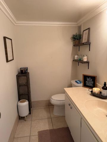 711 N Pine Island Road 104, Plantation, FL 33324