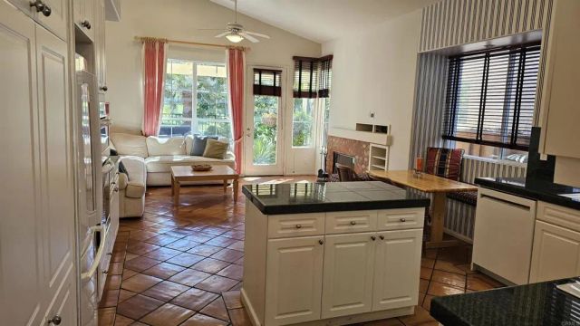 5365 Caminito Exquisito, San Diego, CA 92130