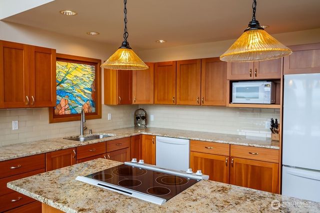 3757 Mud Bay Road, Lopez Island, WA 98261