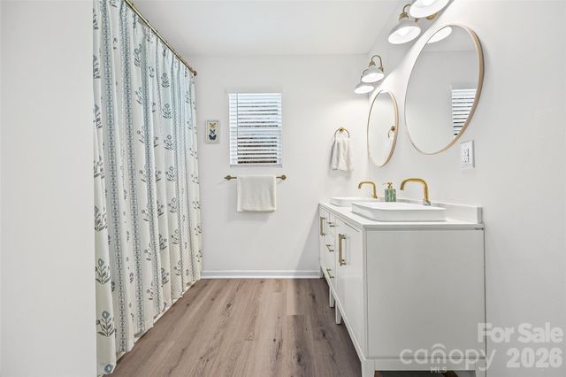 5223 Fernhill Drive, Charlotte, NC 28217