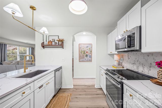 5223 Fernhill Drive, Charlotte, NC 28217