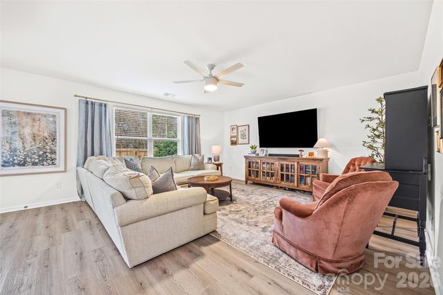 5223 Fernhill Drive, Charlotte, NC 28217