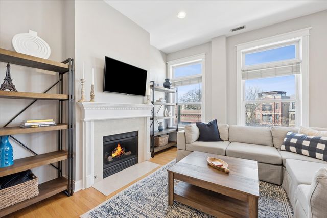 3755 N Racine Avenue 3C, Chicago, IL 60613