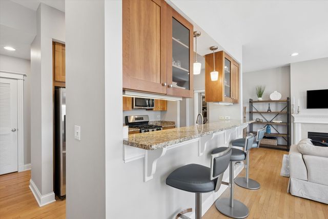 3755 N Racine Avenue 3C, Chicago, IL 60613