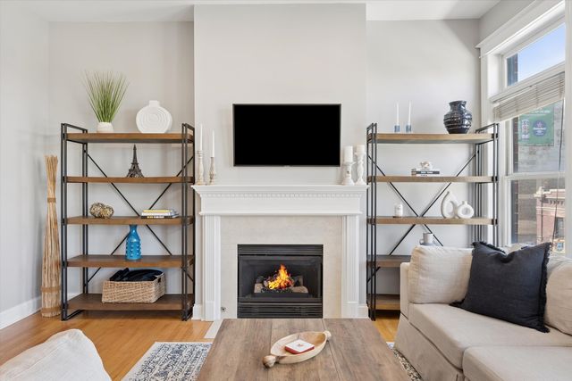 3755 N Racine Avenue 3C, Chicago, IL 60613