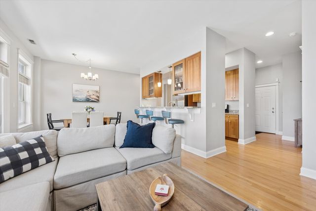 3755 N Racine Avenue 3C, Chicago, IL 60613